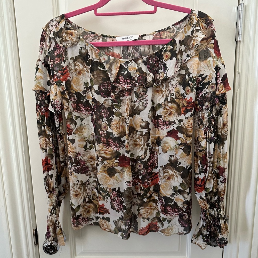 Bailey 44 flower top